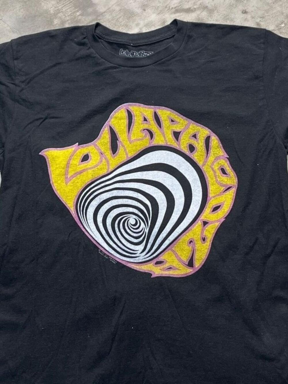 Lollapalooza Preowned Large T-shirt
